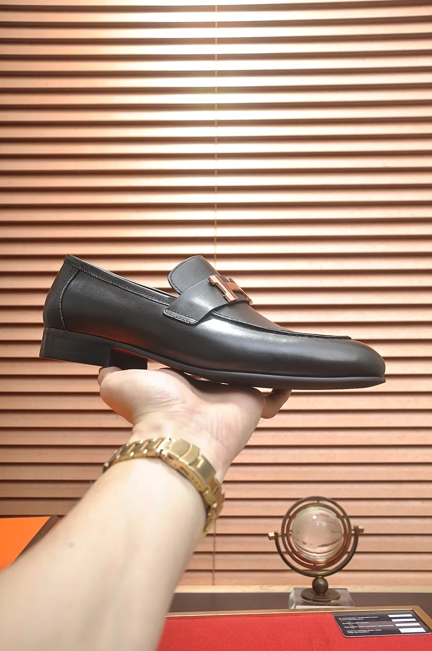 Men's shoes💰520💶[HERMES] (cowhide lining)🍀Italian top luxury🍀He does not pursue novel styles and gorgeous colors, but attracts the favor of successful men with his flawless, elegant and classic style. Formal leather shoes This very comfortable, simple and stable style allows you to easily match any style! The pattern is absolutely 1:1 refined from the original case, and we strive for excellence in materials, imported cowhide + cowhide lining💪💪💪extraordinary texture👍! .Code number: 38-45 (45 customized)